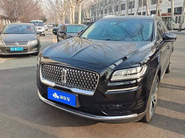 Фото 1 - Lincoln Nautilus