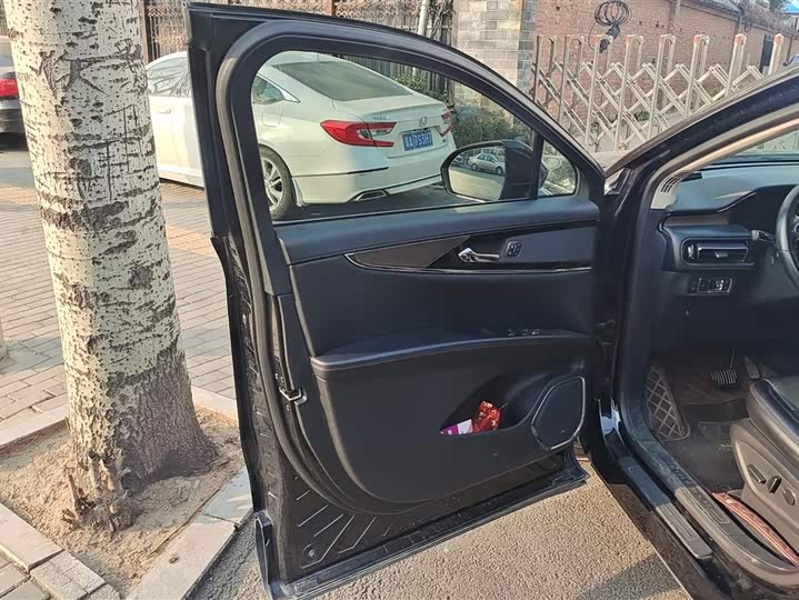 Фото 7 - Lincoln Nautilus