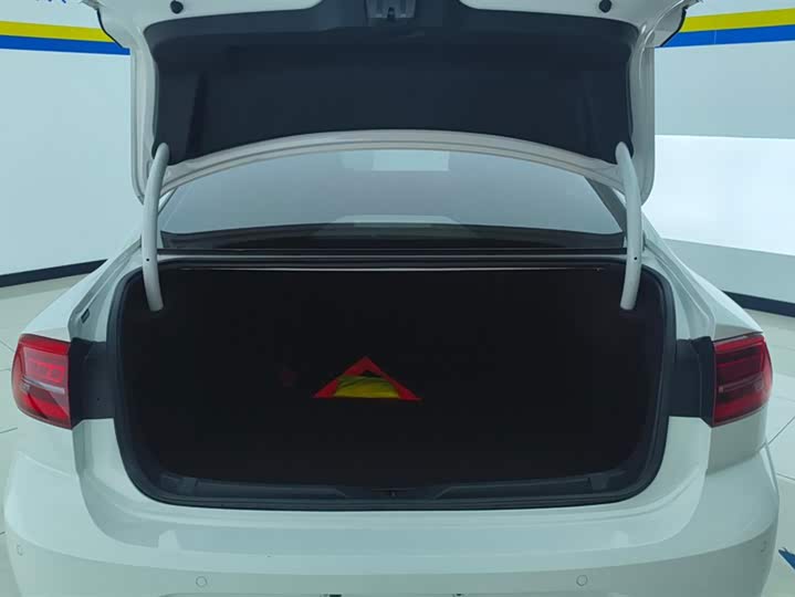 Фото 4 - Volkswagen Lamando L