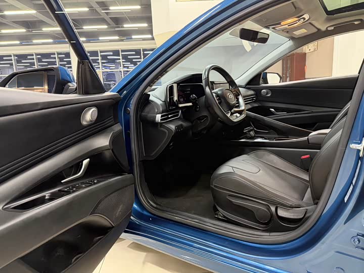 Фото 8 - Hyundai Elantra N line