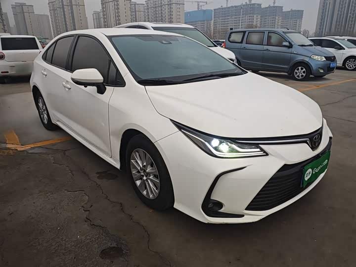 Фото 4 - Toyota Corolla