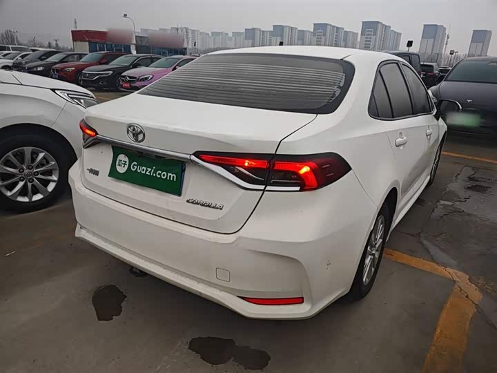 Фото 7 - Toyota Corolla