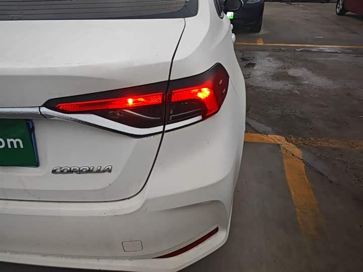 Фото 8 - Toyota Corolla