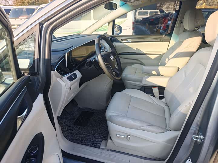 Фото 7 - Buick GL8 ES