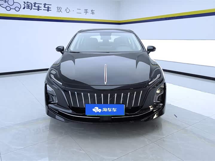 Фото 2 - Hongqi E-QM5