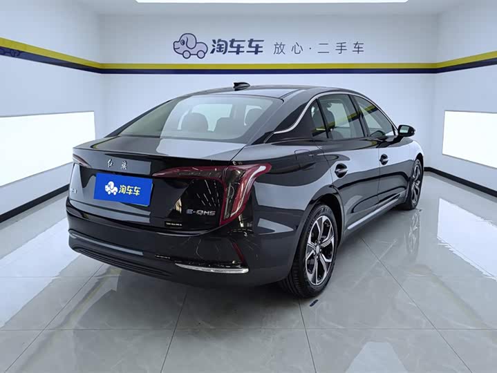Фото 3 - Hongqi E-QM5