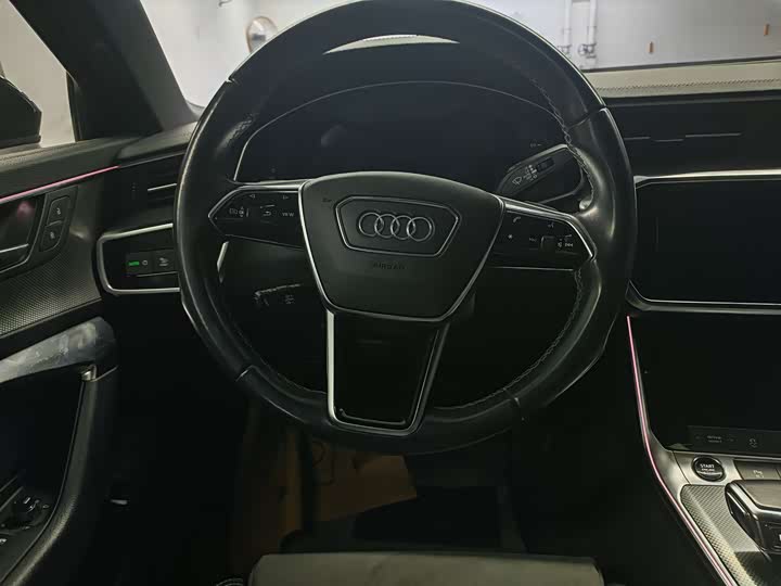 Фото 5 - Audi A6L