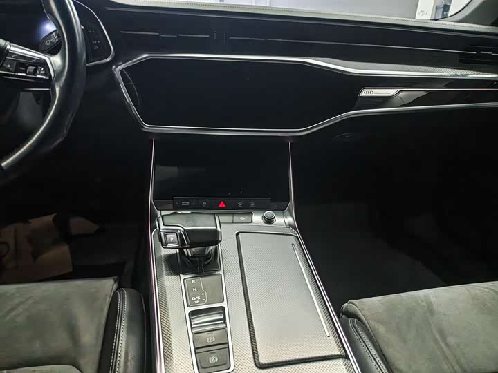 Фото 6 - Audi A6L