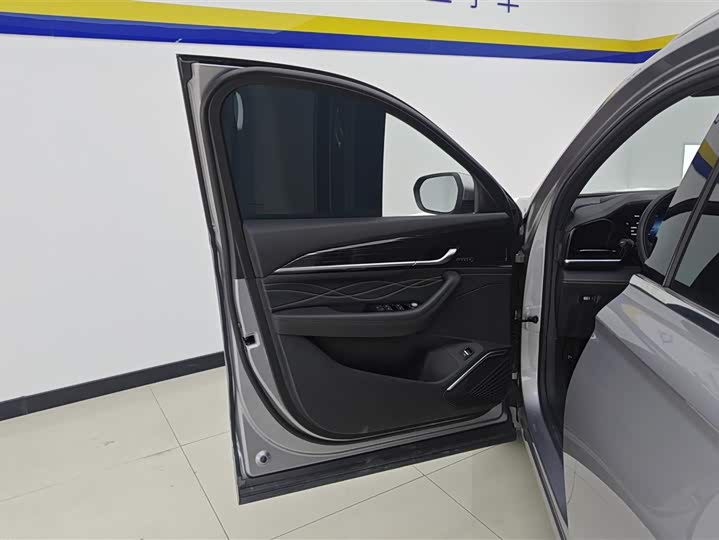 Фото 7 - Geely Monjaro