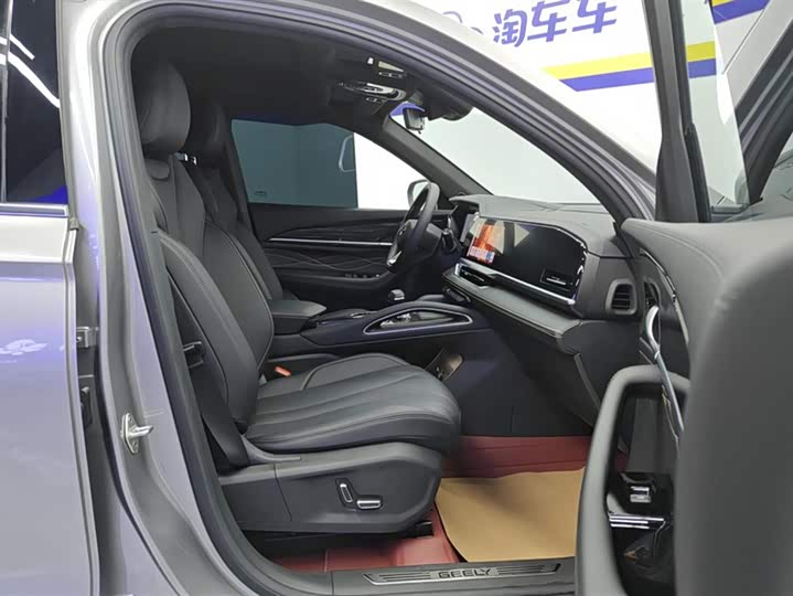 Фото 8 - Geely Monjaro