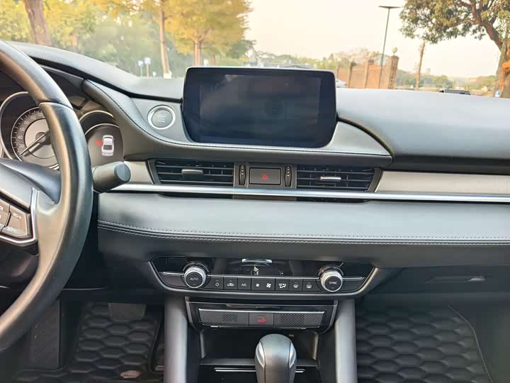 Фото 8 - Mazda Atenza