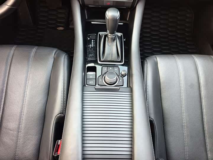 Фото 9 - Mazda Atenza