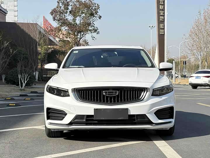 Фото 2 - Geely Preface