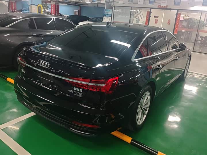 Фото 3 - Audi A6L