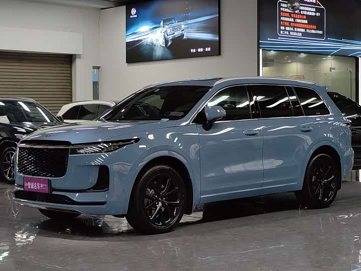 Фото 1 - LiXiang One