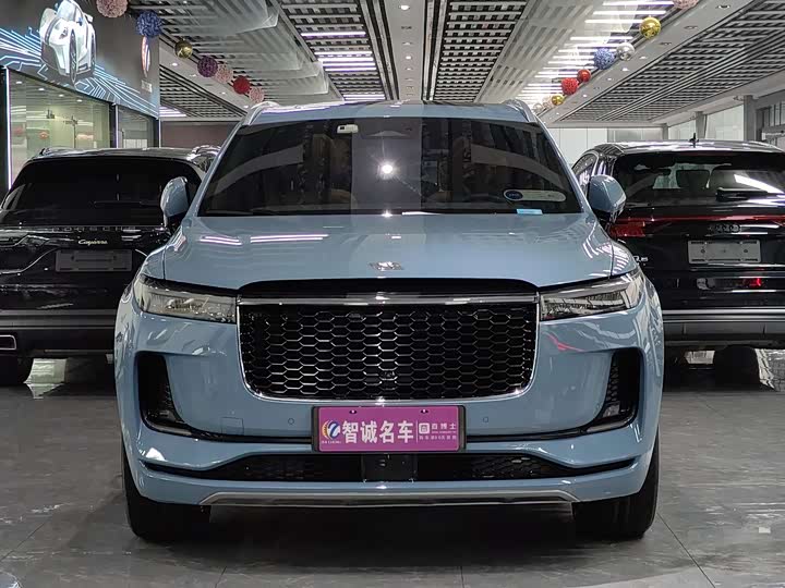 Фото 2 - LiXiang One