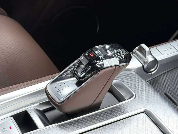 Фото 5 - Tank 700 Hybrid