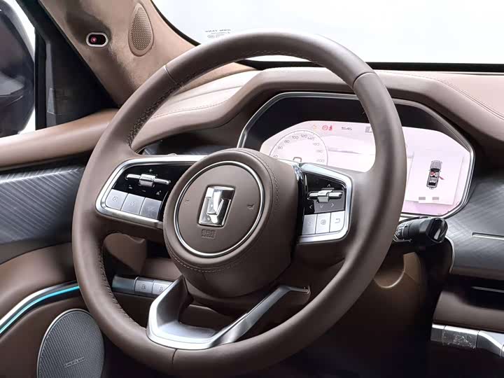 Фото 6 - Tank 700 Hybrid