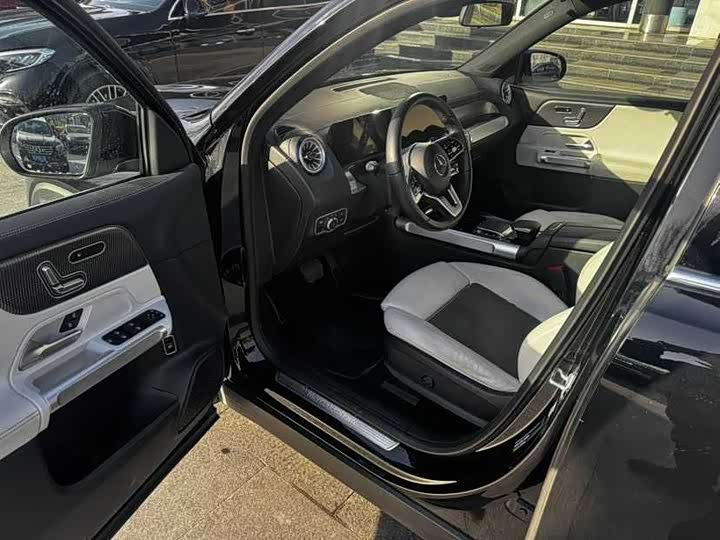 Фото 9 - Mercedes-Benz EQB