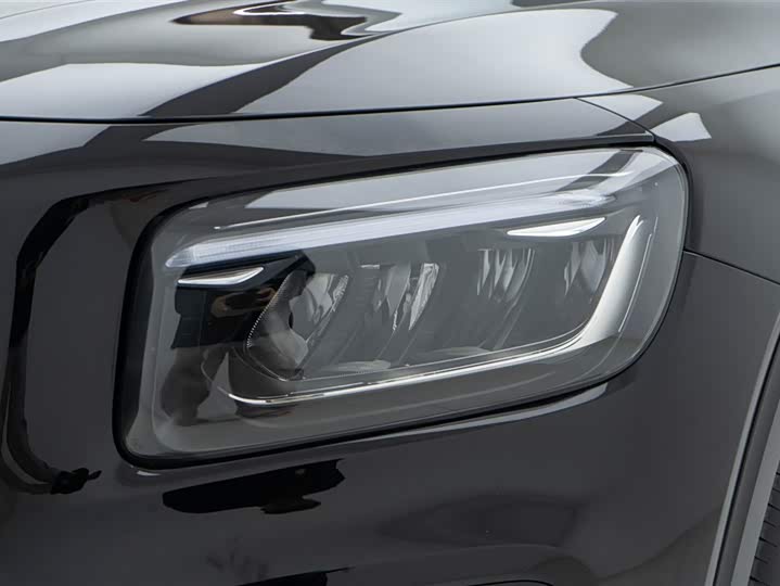 Фото 8 - Mercedes-Benz GLB-Class