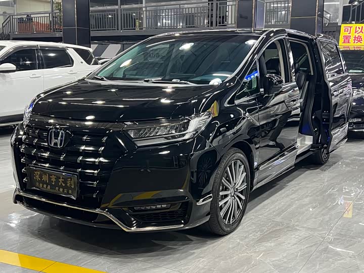 Фото 1 - Honda Elysion