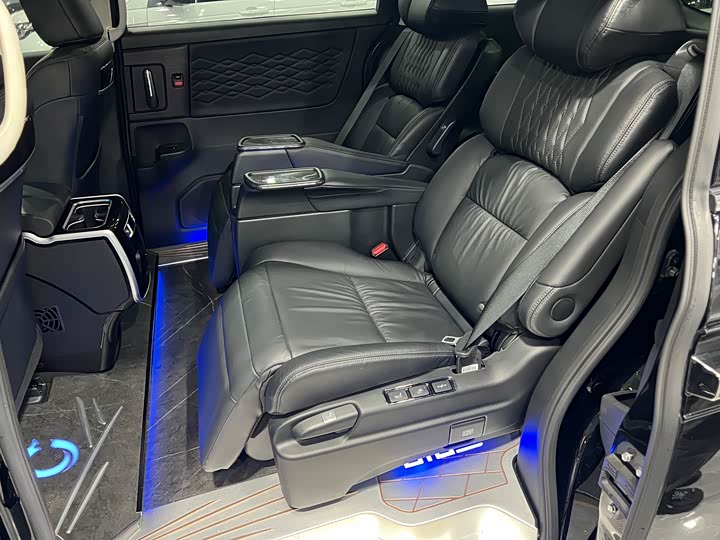 Фото 3 - Honda Elysion