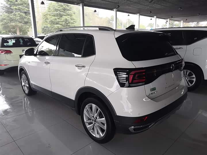 Фото 5 - Volkswagen T-Cross