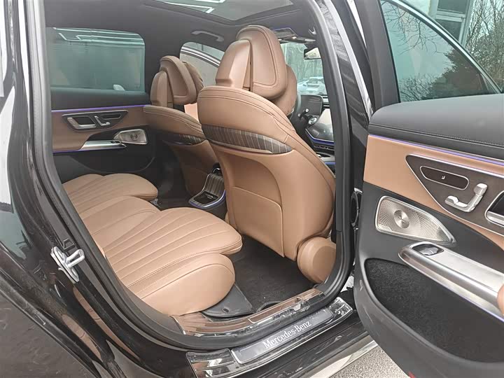 Фото 6 - Mercedes-Benz E-Class