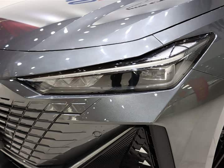 Фото 7 - Changan UNI-V Hybrid