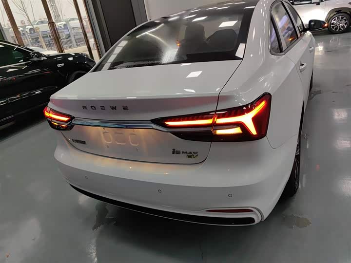 Фото 6 - Roewe i6 Max EV
