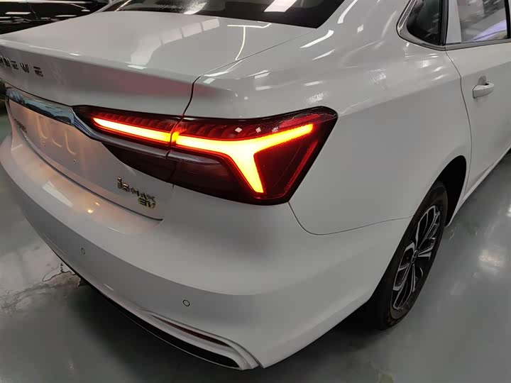 Фото 8 - Roewe i6 Max EV