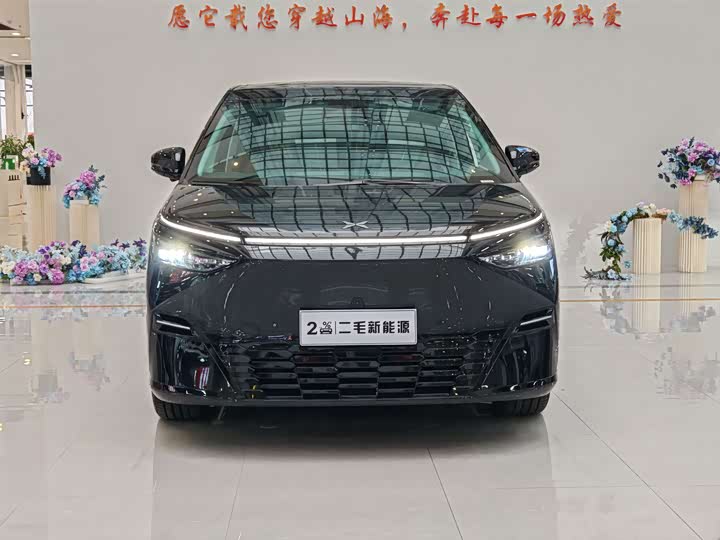 Фото 2 - XPeng X9