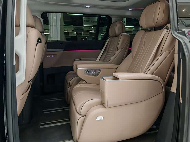 Фото 8 - XPeng X9