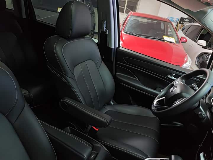 Фото 9 - GAC Trumpchi M6