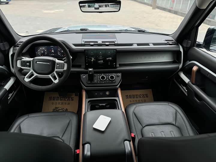 Фото 8 - Land Rover Defender