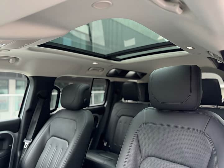 Фото 9 - Land Rover Defender