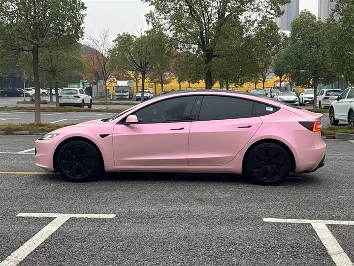 Фото 6 - Tesla Model 3