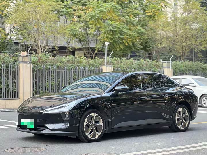 Фото 1 - XPeng Mona M03