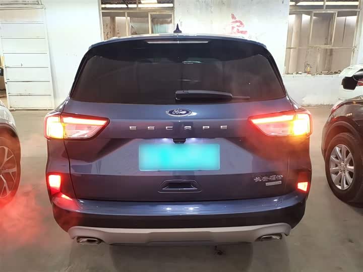 Фото 6 - Ford Escape