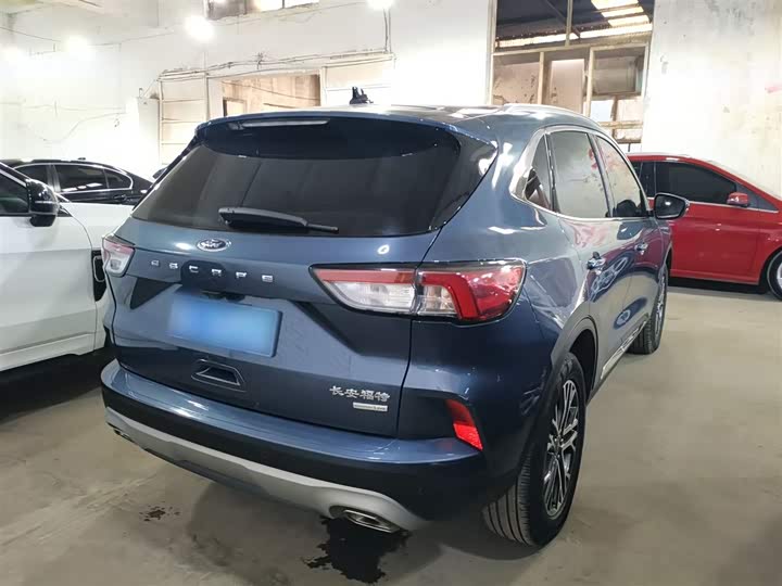 Фото 7 - Ford Escape