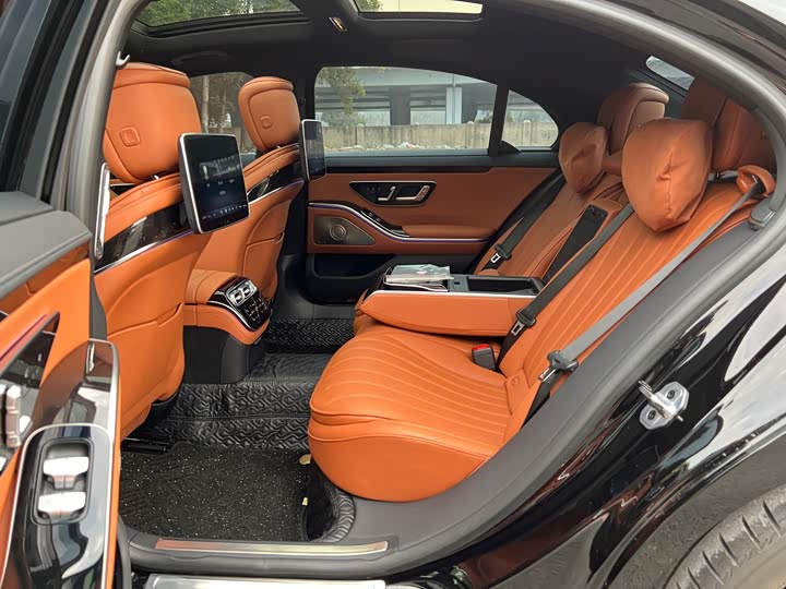 Фото 9 - Mercedes-Benz S-Class