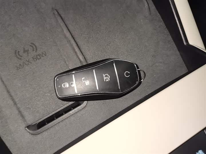 Фото 9 - BYD Qin L