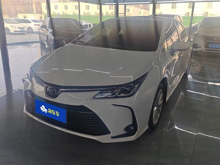 Фото 1 - Toyota Corolla