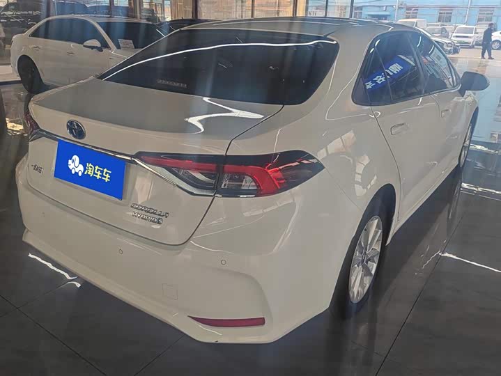 Фото 3 - Toyota Corolla