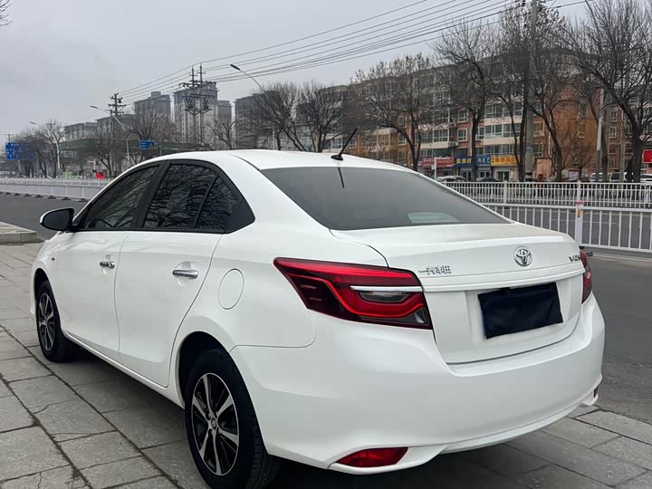 Фото 6 - Toyota Vios