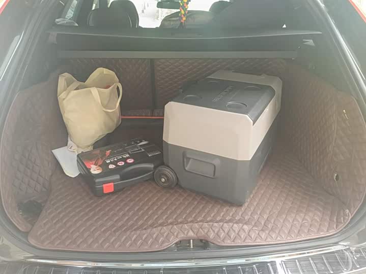 Фото 4 - Volvo XC60