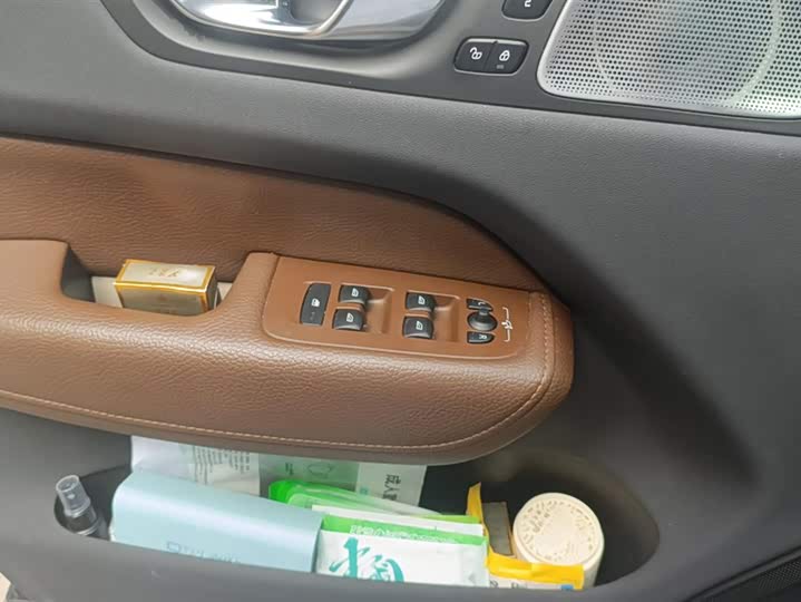 Фото 7 - Volvo XC60