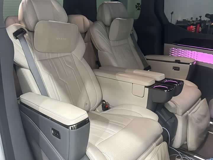 Фото 4 - Zeekr 009