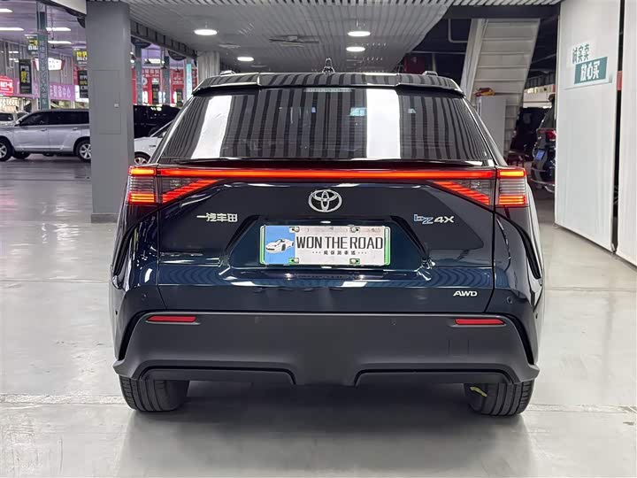 Фото 5 - Toyota bZ4X