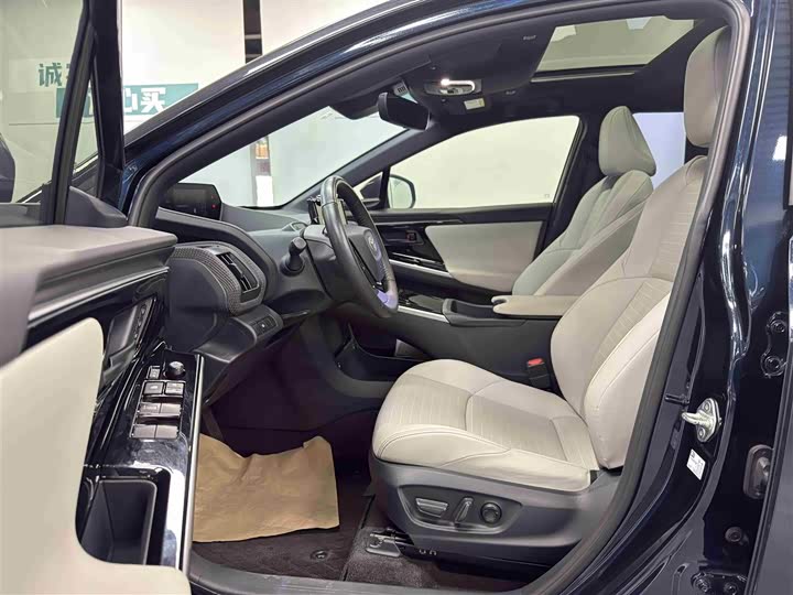 Фото 8 - Toyota bZ4X